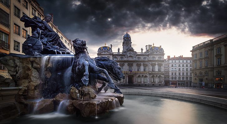 lione